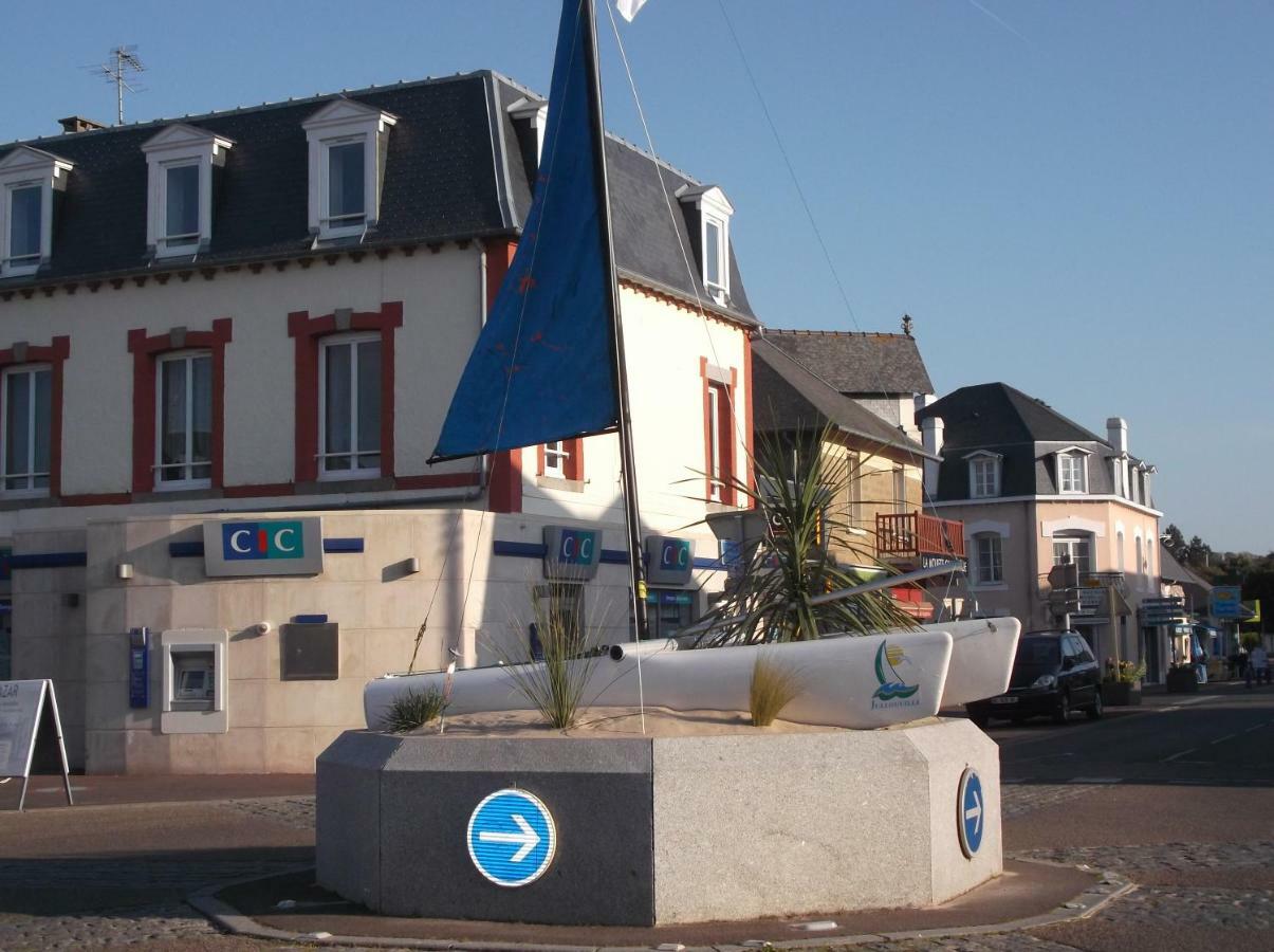 Residence Les Oyats Jullouville-les-Pins Exteriör bild